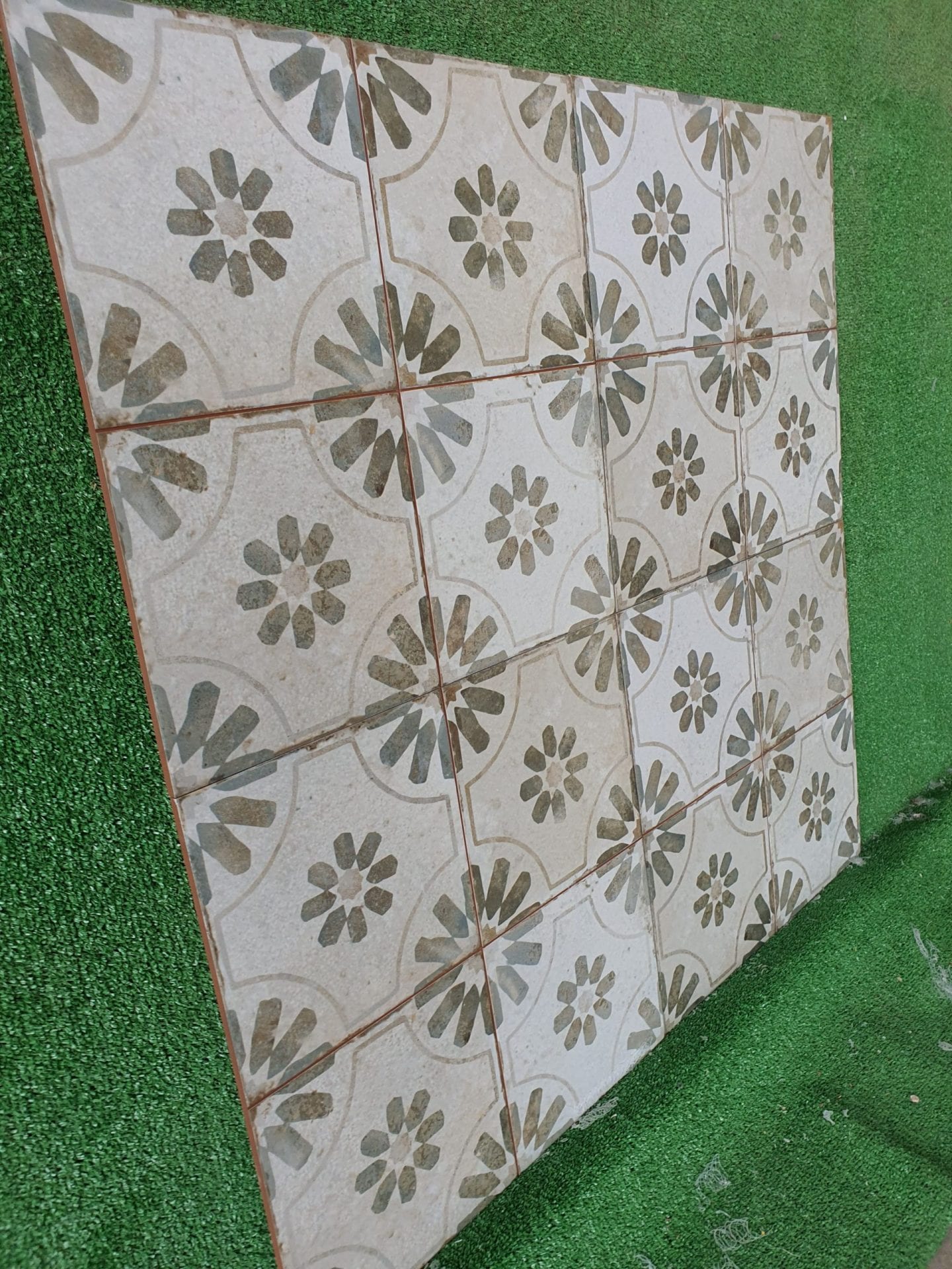 TIMELESS 365 NOCE 33X65 CM B= 1.08 M²