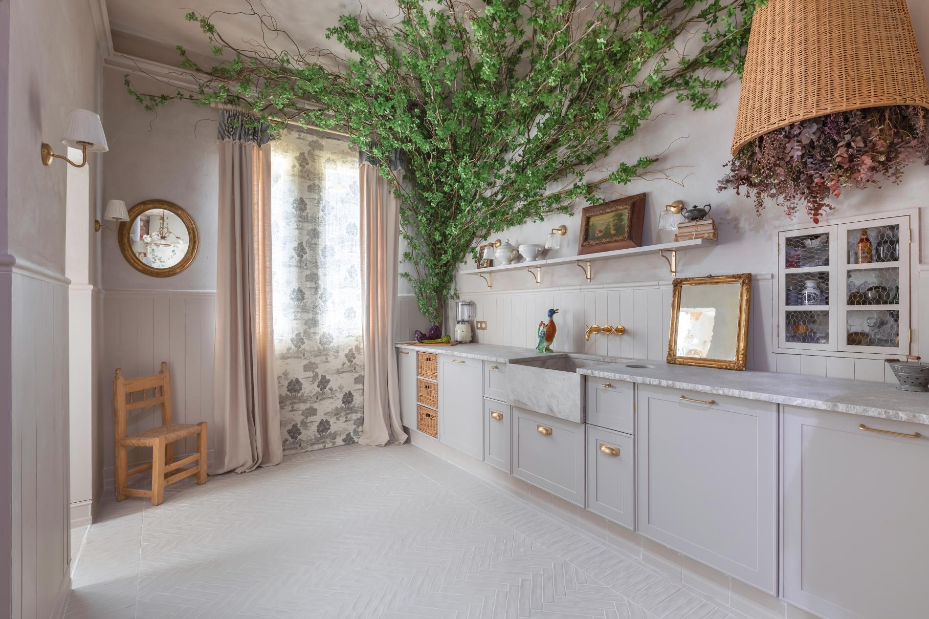 HAMPTONS BASE Fossil