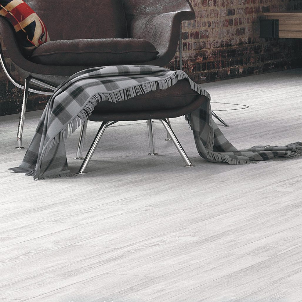 PORCELAIN VILEMA ROBLE 23x120 B=1.12 M²