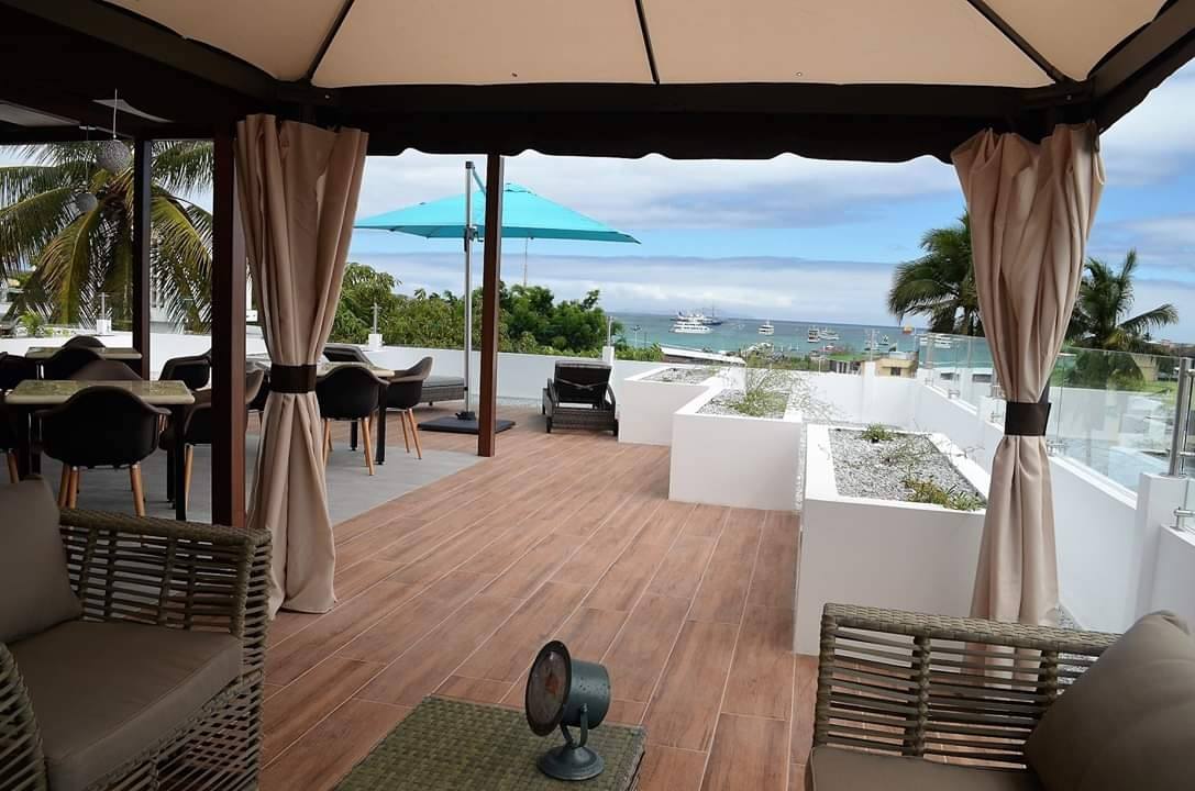 CASTERLY CAOBA 23X120 B=1.12 M²