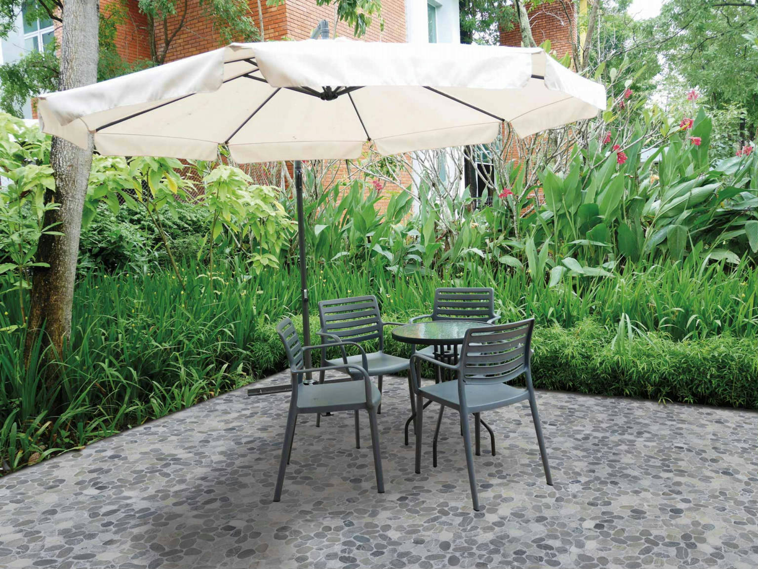 BETRIA ANTRACITE 60X60 20 MM B=0.72 M²