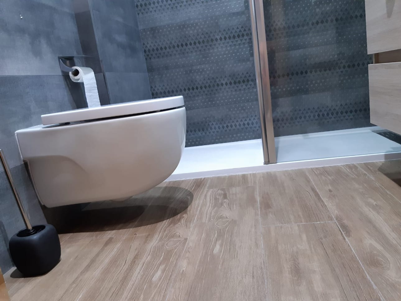 FERROCEMENTO NERO 60X60 RECT B=1.08M²