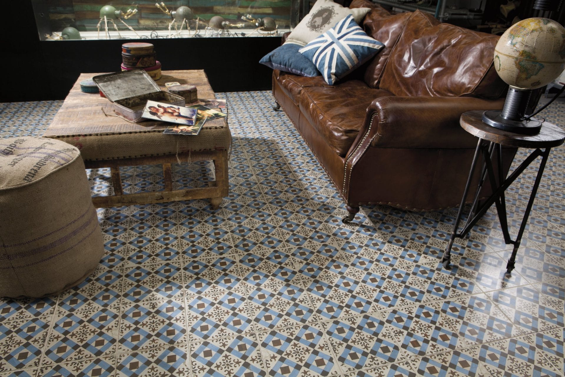 LUX DEVA NERO 120X120 B=1.44M²